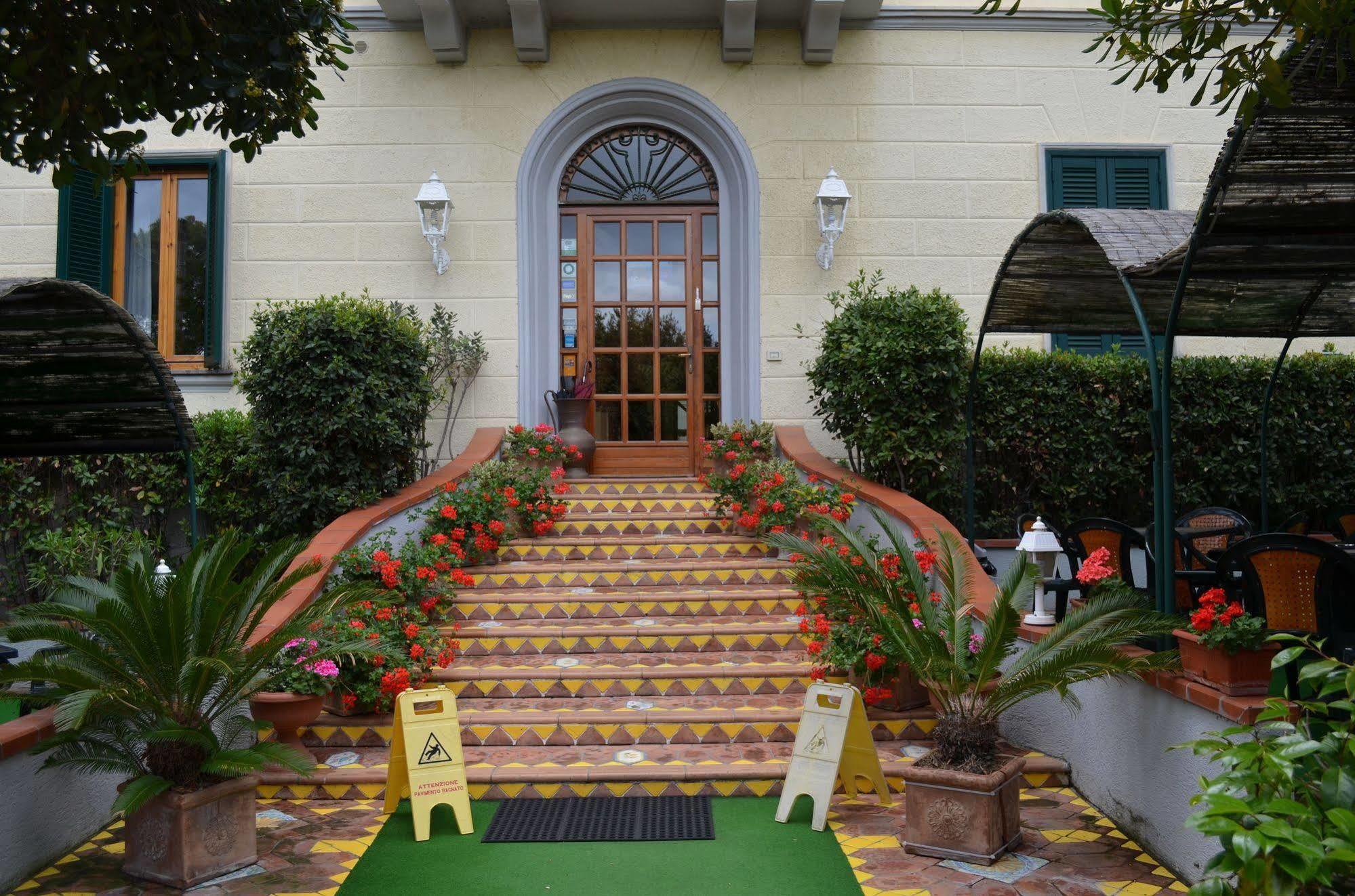 Leopoldo Hotel 3*
